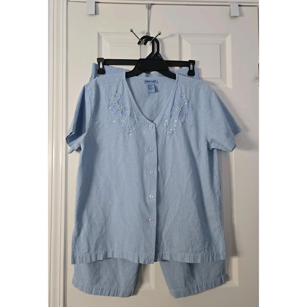 Fashion Classics Womans 2 Piece Capri Set Size Light Blue With Beads & Sequence